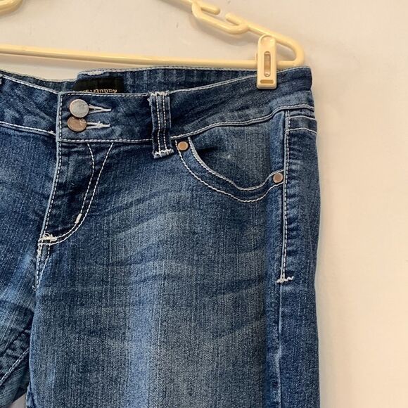 Chinese Laundry denim jeans Size 10 intricately designed back pockets Inseam 30” - Picture 2 of 10